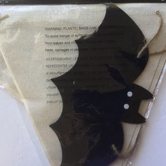 CLEARANCE MAKE OFFER !  
HALLOWEEN PARTY BANNERS BUNDLE OF THREE NWT - Picture 7 of 16